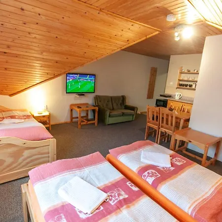 Levial Проживание в семье