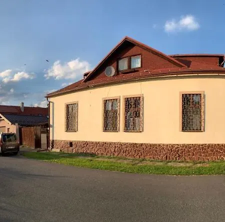 Проживание в семье Levial *